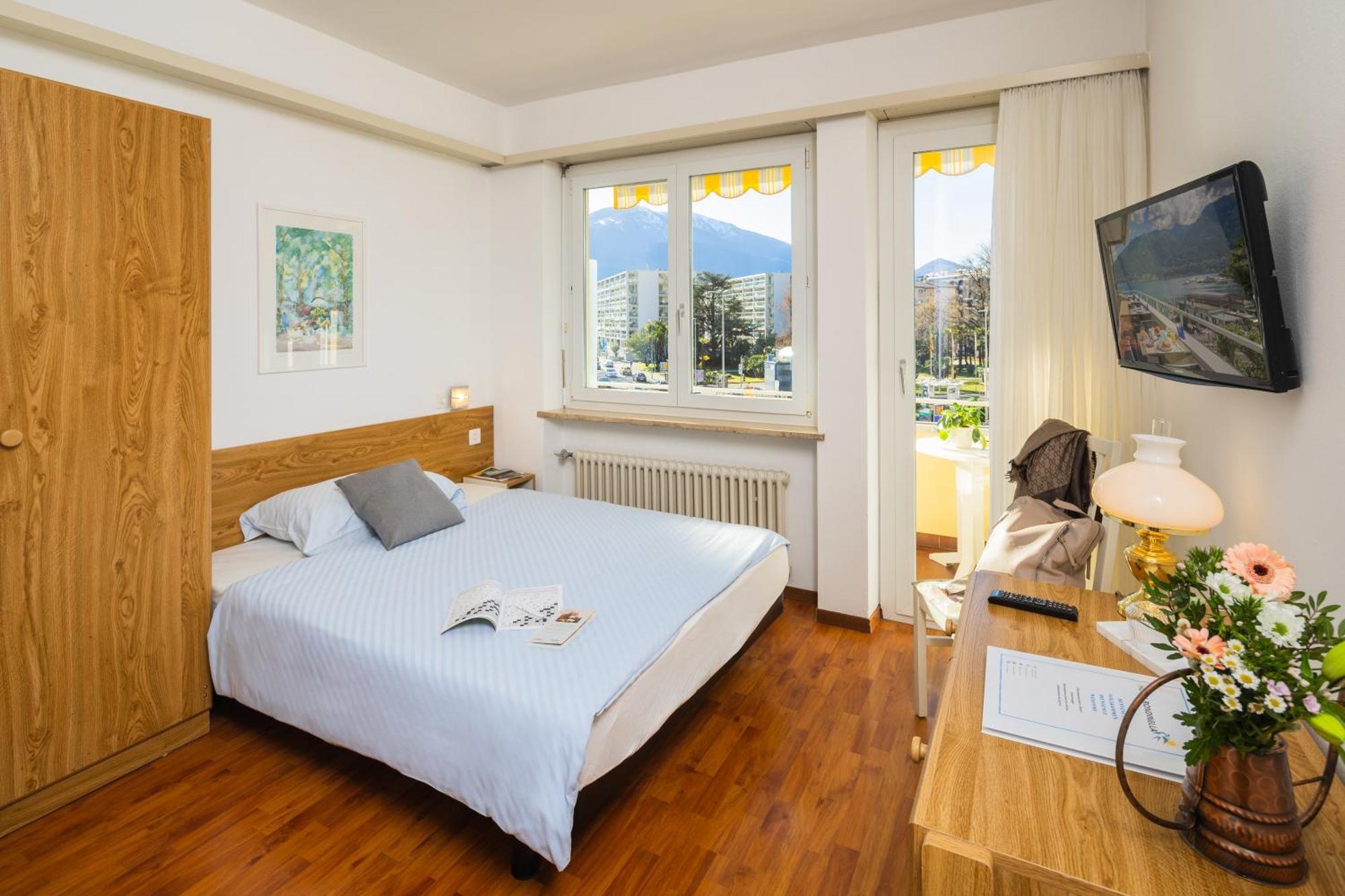 Hotel Rondinella Локарно Экстерьер фото
